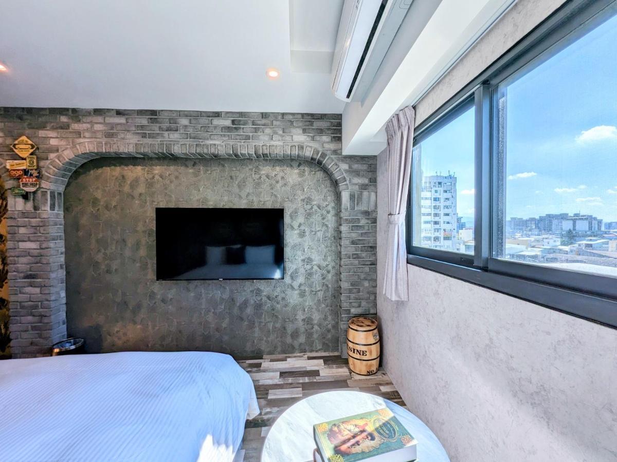 K Hotel - Yizhong Taichung Exterior photo