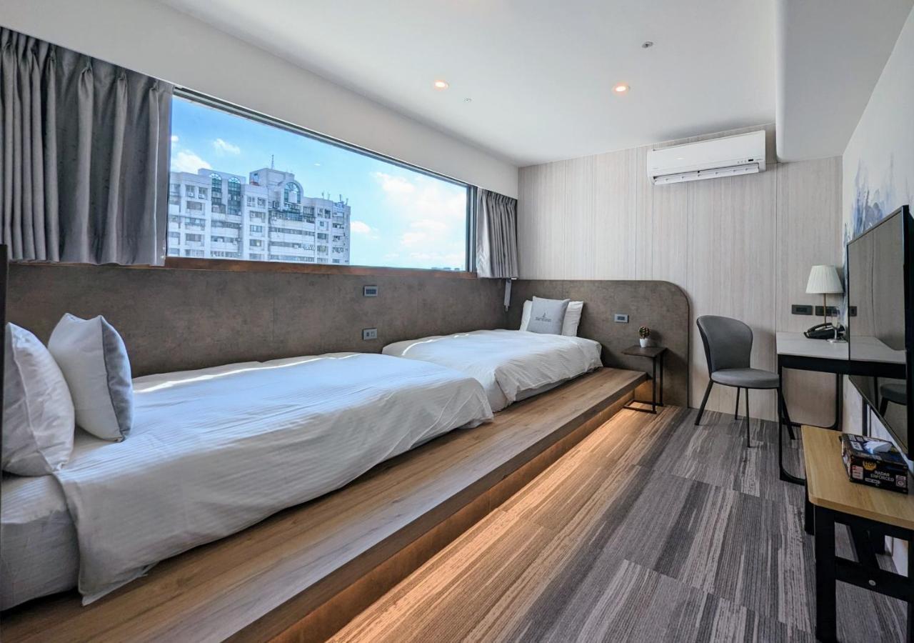 K Hotel - Yizhong Taichung Exterior photo